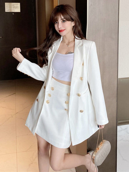 Új tavaszi-őszi női öltöny - kabát és szoknya arany gombokkal