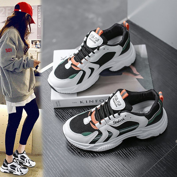 Kareda tallapaelte ja kirjaga naiste tossud