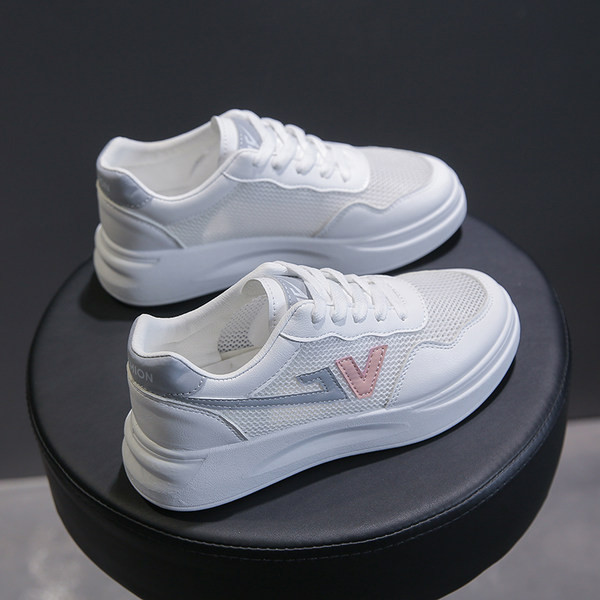 Naiste vabaaja tossud võrgu ja paeltega