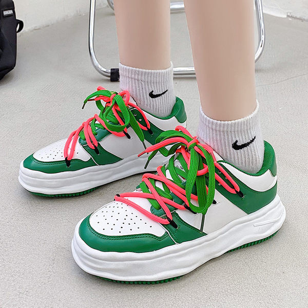 Női alkalmi tornacipő színes nyakkendőkkel, lapos talppal