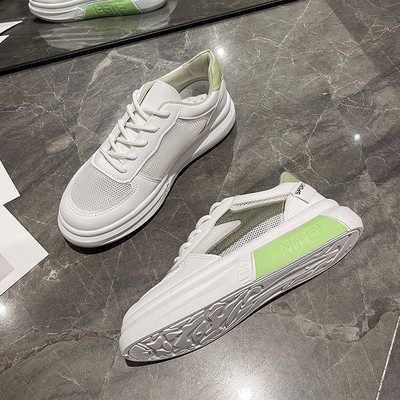 Naiste vabaaja paeltega hingavad tossud - kahte värvi