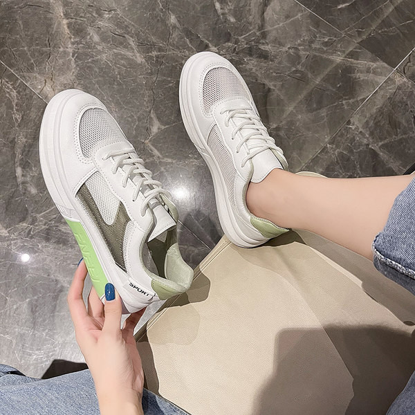 Naiste vabaaja paeltega hingavad tossud - kahte värvi