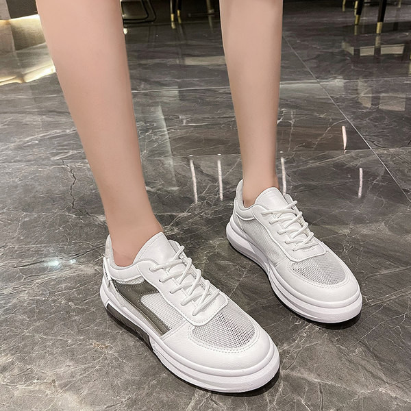 Naiste vabaaja paeltega hingavad tossud - kahte värvi