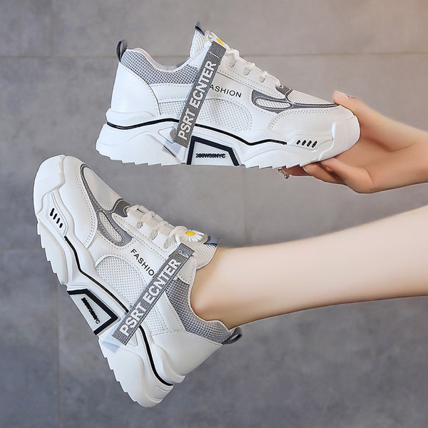 Uus tikandi ja pealdisega naiste tossude mudel