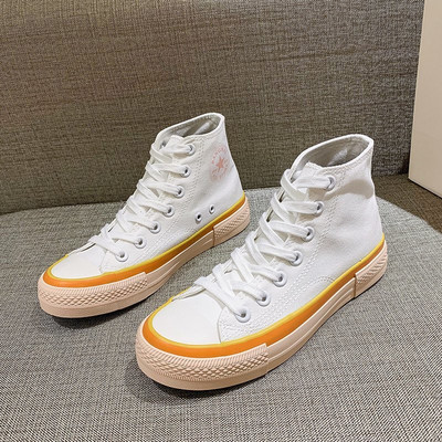 Lameda tallaga tekstiilist tossude uus mudel naistele