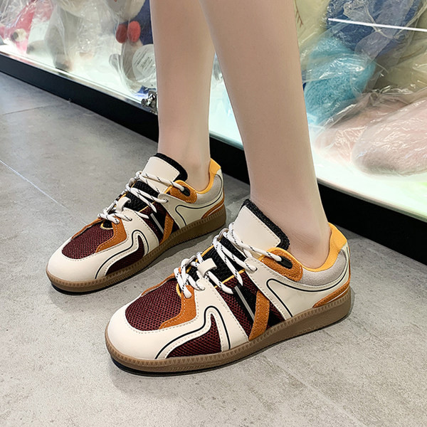 Ikdienas kedas sievietēm no eko ādas un sieta auduma