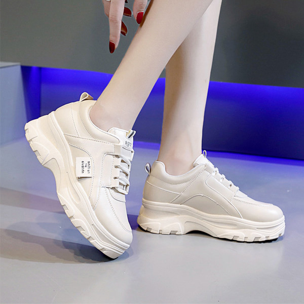 Tavaszi-őszi tornacipő új modellje durva talppal