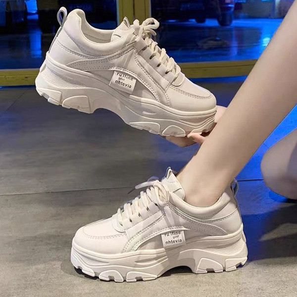 Tavaszi-őszi tornacipő új modellje durva talppal