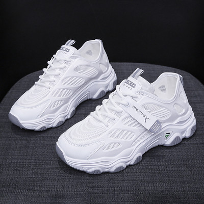 Γυναικεία αθλητικά  παπούτσια με κορδόνια και επιγραφή