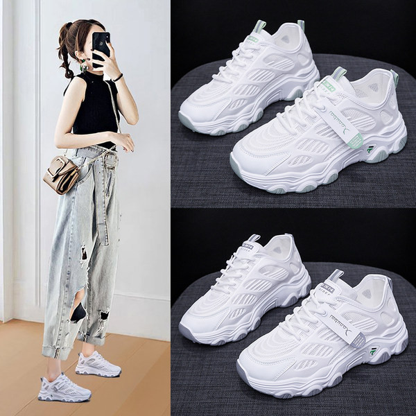 Γυναικεία αθλητικά  παπούτσια με κορδόνια και επιγραφή