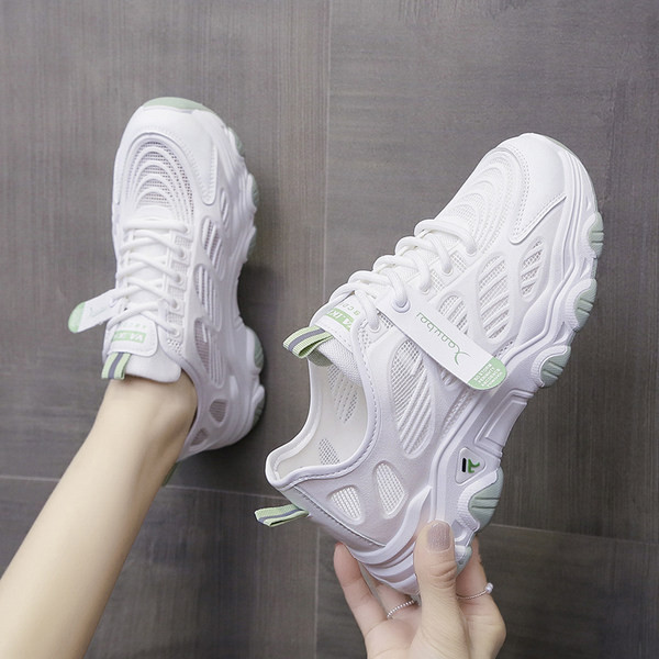 Γυναικεία αθλητικά  παπούτσια με κορδόνια και επιγραφή