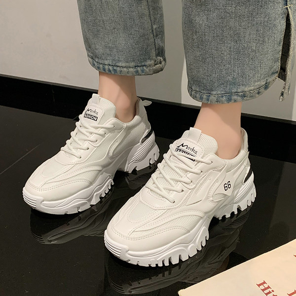 Kaasaegsed kareda tallaga vabaaja tossud