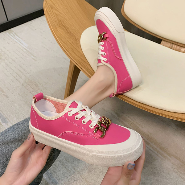 Naiste vabaaja tossud tekstiilist, paelte ja lameda tallaga