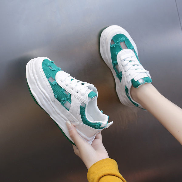 Lameda tallaga tekstiilist vabaaja tossud