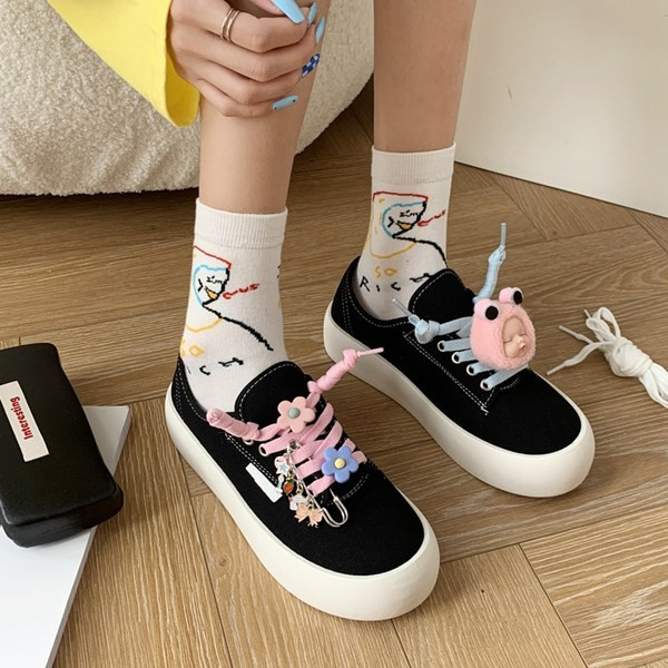 Lameda talla ja 3D elemendiga naiste tekstiilist tossude uus mudel