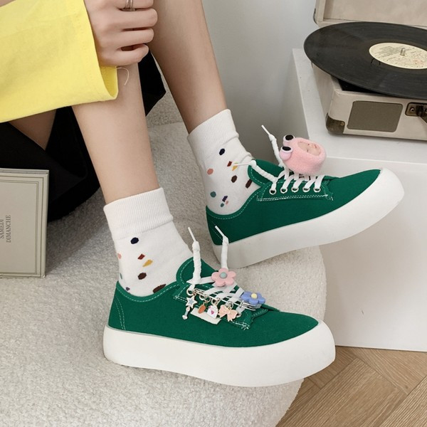 Lameda talla ja 3D elemendiga naiste tekstiilist tossude uus mudel