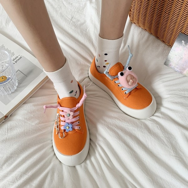 Lameda talla ja 3D elemendiga naiste tekstiilist tossude uus mudel