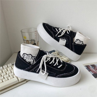 Uus mudel paeltega lõuendist tossud