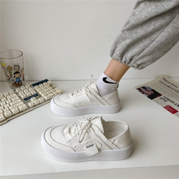 Uus mudel paeltega lõuendist tossud