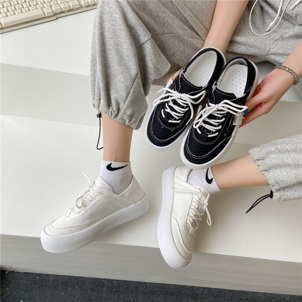 Uus mudel paeltega lõuendist tossud