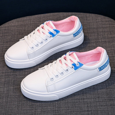 Sieviešu mākslīgās ādas kedas ar plakanu zoli un uzrakstu