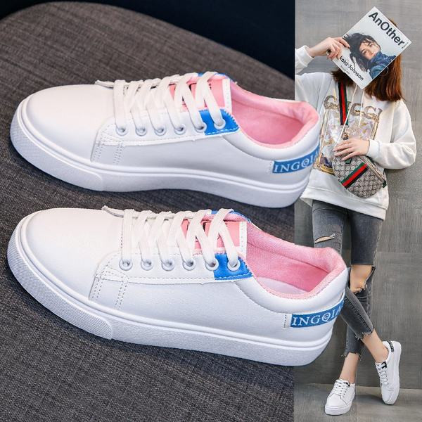 Sieviešu mākslīgās ādas kedas ar plakanu zoli un uzrakstu