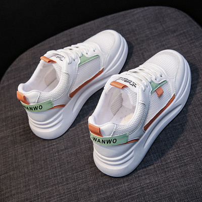 Sieviešu elpojošas kedas ar plakanām zolēm un šņorēm