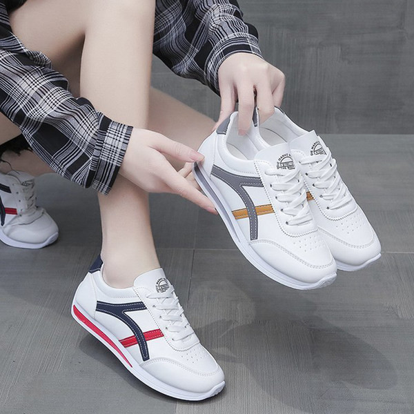 Vienkāršs sieviešu kedu modelis no eko ādas