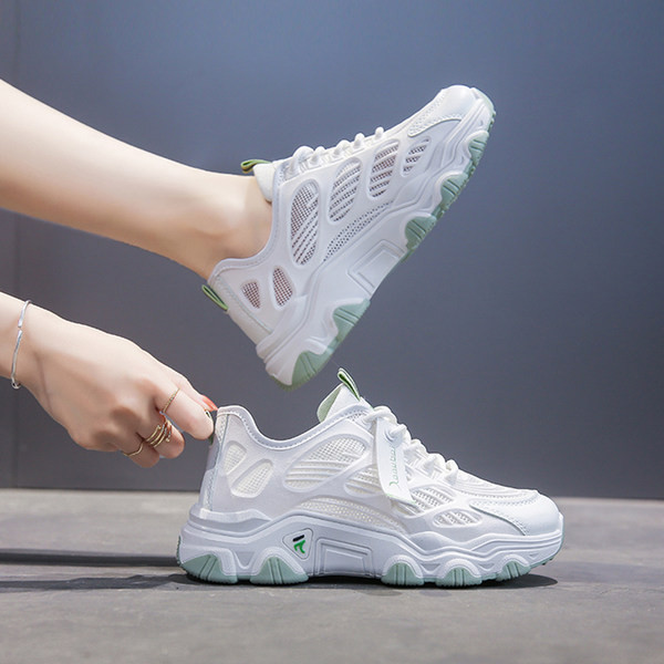 Kareda talla ja paeltega ümardatud mustriga naiste tossud