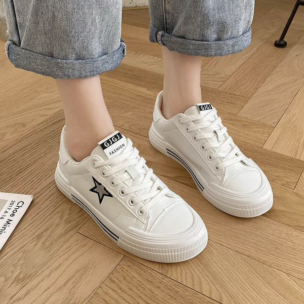 Lameda tallaga vabaajalised kunstnahast tossud