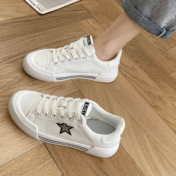 Lameda tallaga vabaajalised kunstnahast tossud