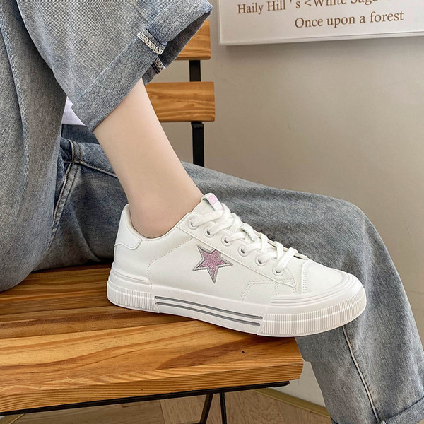 Lameda tallaga vabaajalised kunstnahast tossud