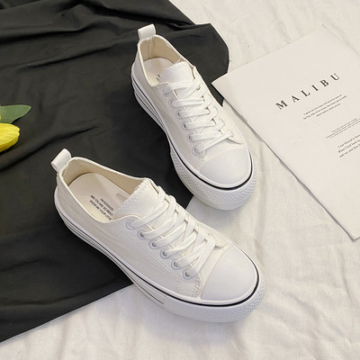 Jauns sieviešu tekstila kedu modelis ar šņorēm un plakanu zoli