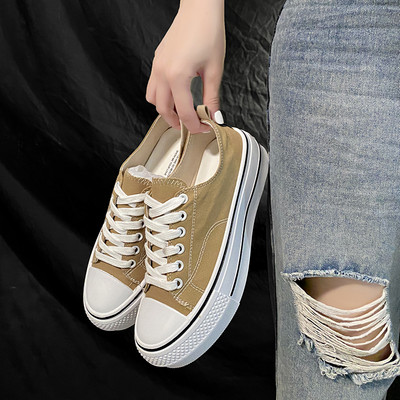 Jauns sieviešu tekstila kedu modelis ar šņorēm un plakanu zoli