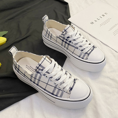 Jauns sieviešu tekstila kedu modelis ar šņorēm un plakanu zoli