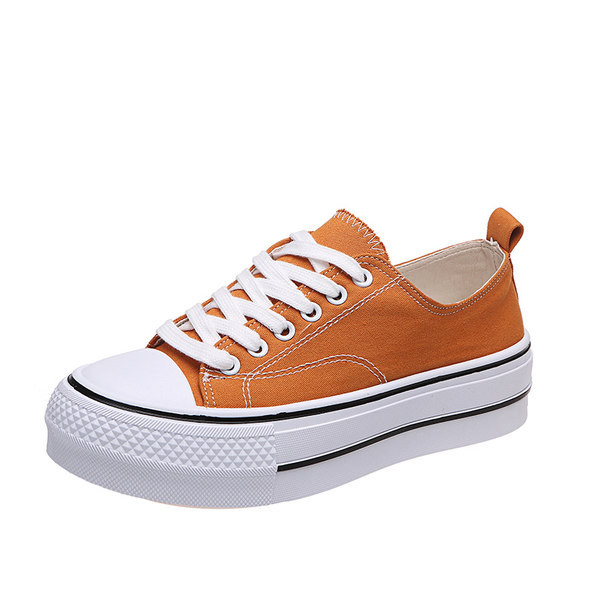 Jauns sieviešu tekstila kedu modelis ar šņorēm un plakanu zoli