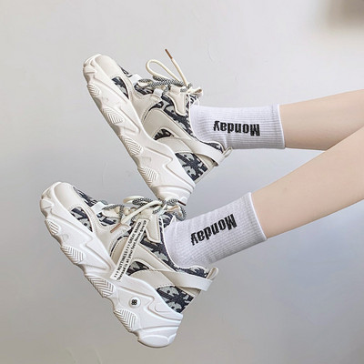 Naiste värvitrükiga sporditossud