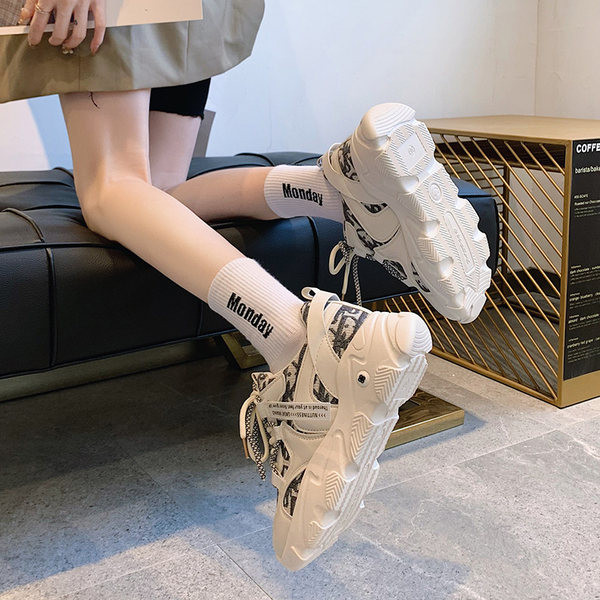 Naiste värvitrükiga sporditossud