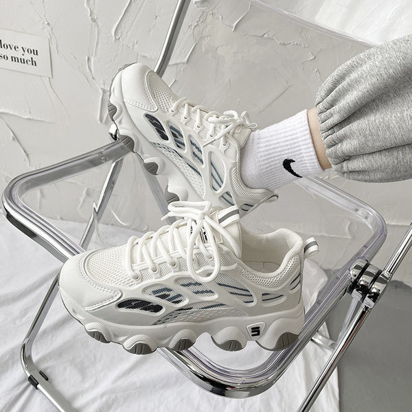 Kareda tallaga naiste võrktossud - kolmes värvitoonis