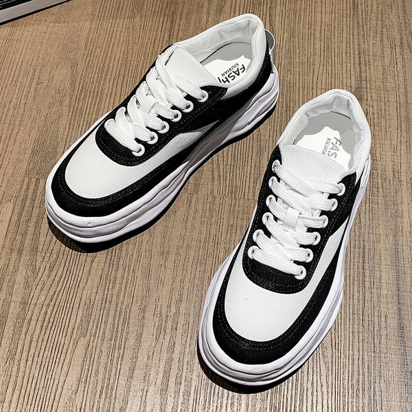 Sieviešu kedas ar augstām zolēm un šņorēm piemērotas ikdienas lietošanai