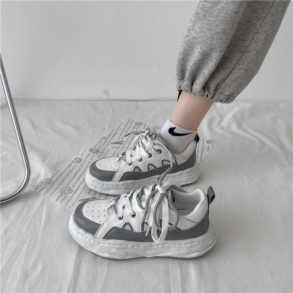 Sieviešu ikdienas kedas ar plakanu zoli divās krāsās