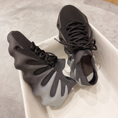 Moodsad kareda tallaga võrktossud naistele