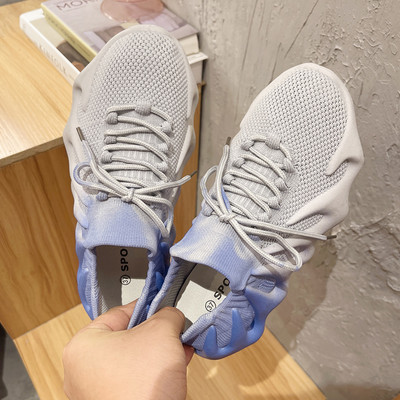 Moodsad kareda tallaga võrktossud naistele