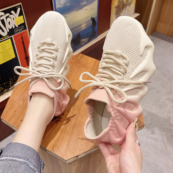 Moodsad kareda tallaga võrktossud naistele