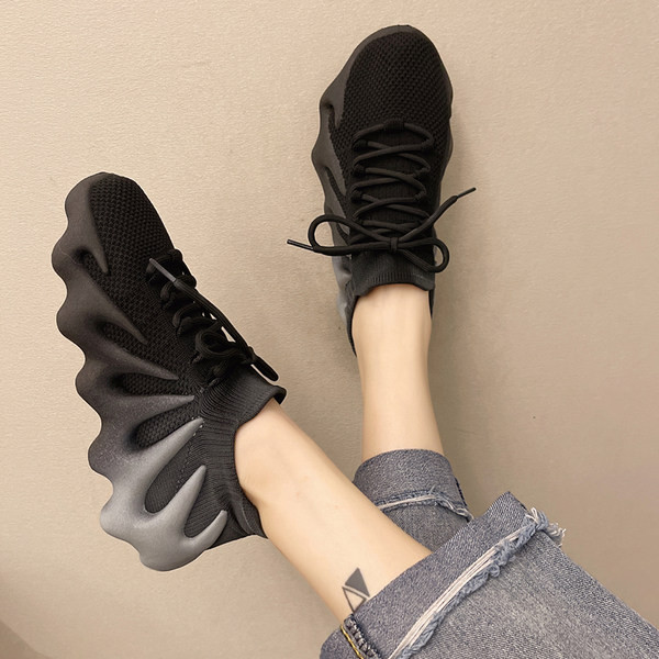 Moodsad kareda tallaga võrktossud naistele