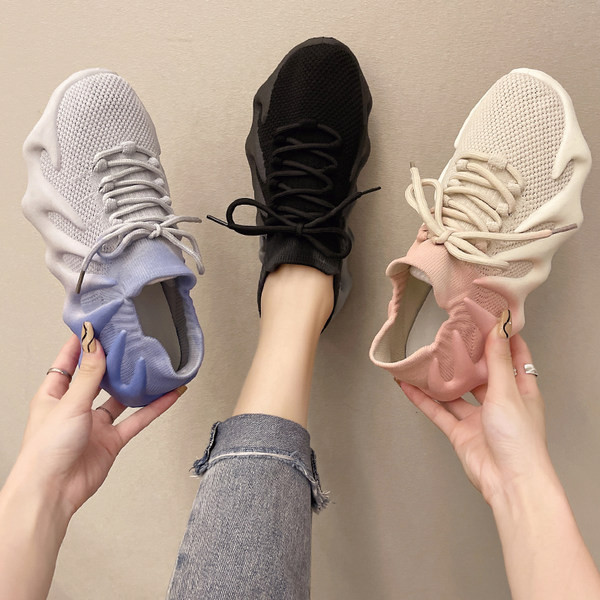 Moodsad kareda tallaga võrktossud naistele