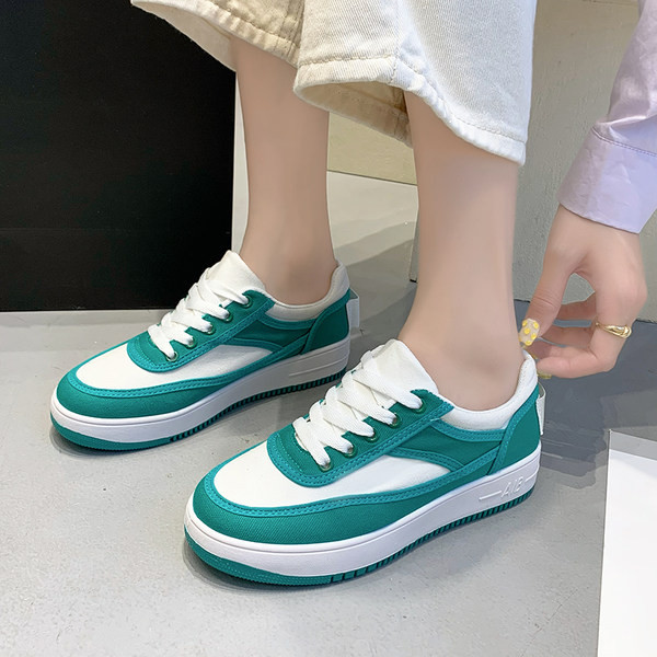 Naiste vabaaja tossud paeltega – mitmes värvitoonis