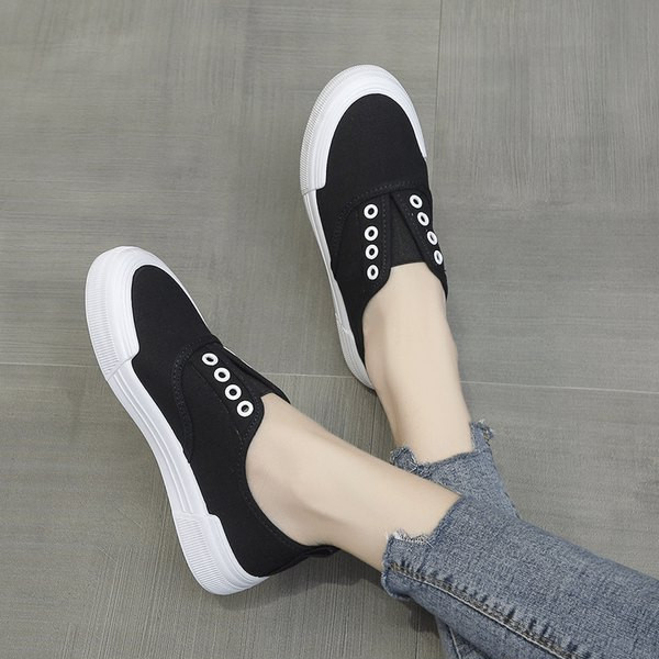 Naiste lamedad tossud ilma lipsudeta ümardatud mudel