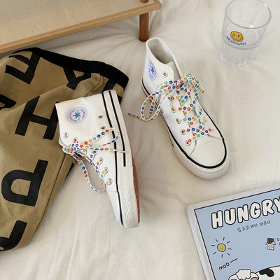 Moodsad naiste kõrged tossud 3D kaisukaru elemendi ja värviliste lipsudega