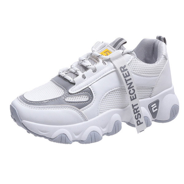 Võrkkangast ja kareda tallaga tossude uus mudel